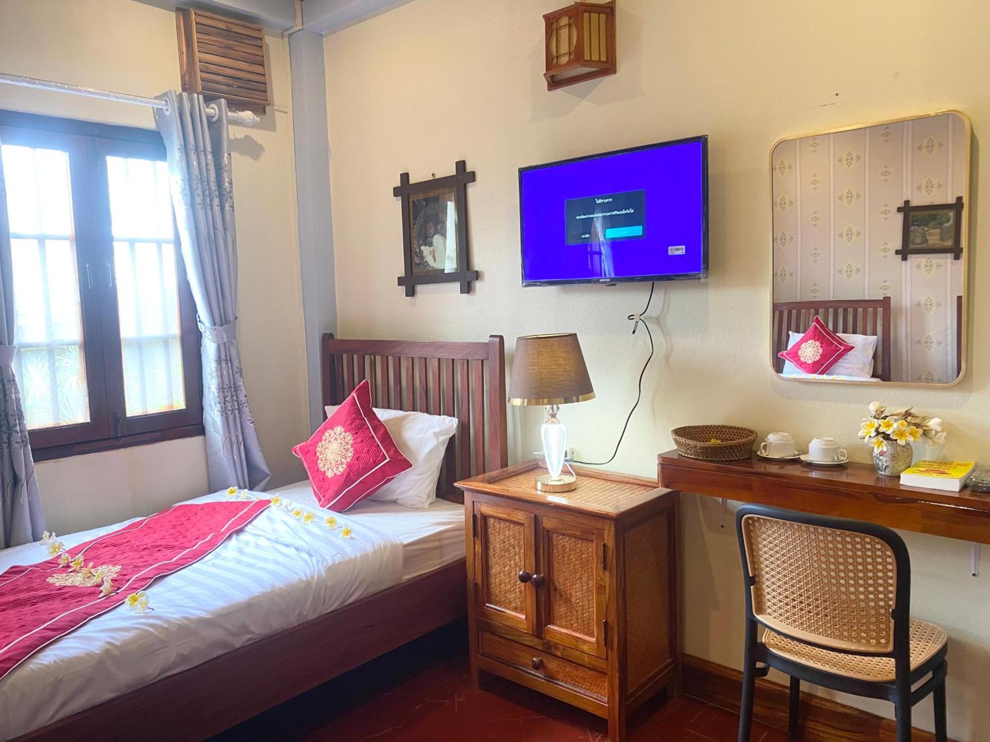 Golden Sun Boutique Hotel Luang Prabang Exterior photo