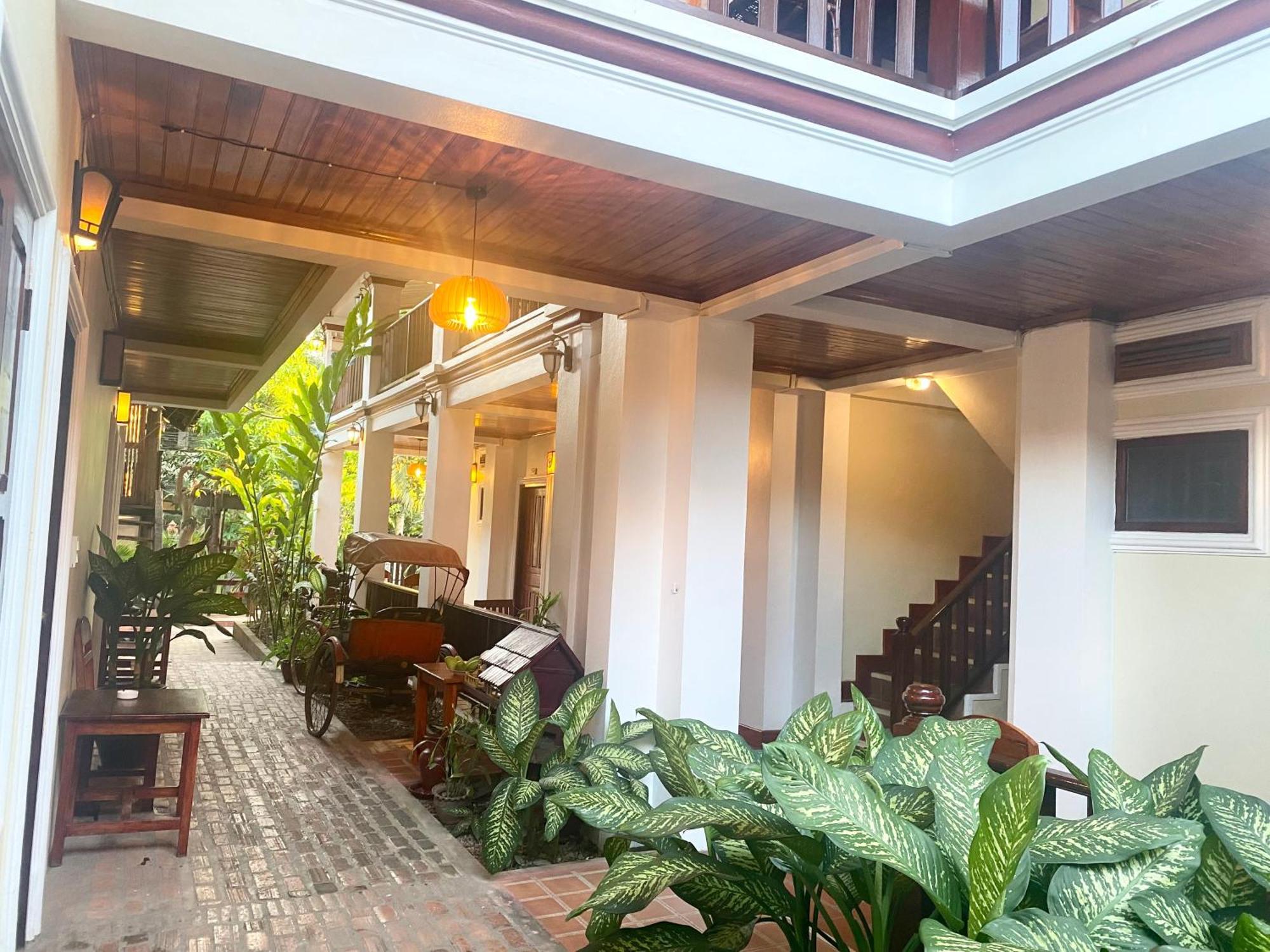 Golden Sun Boutique Hotel Luang Prabang Exterior photo