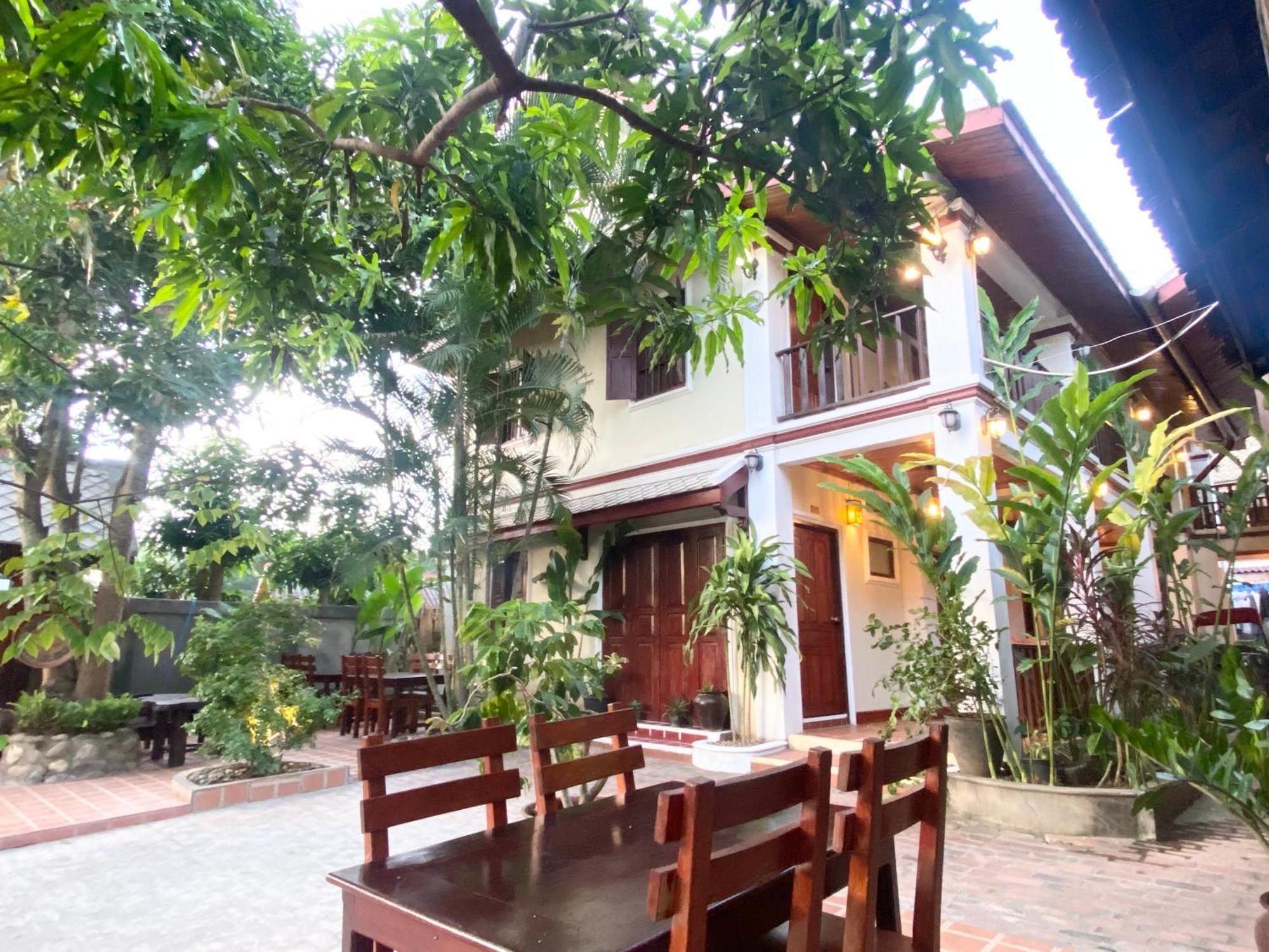 Golden Sun Boutique Hotel Luang Prabang Exterior photo