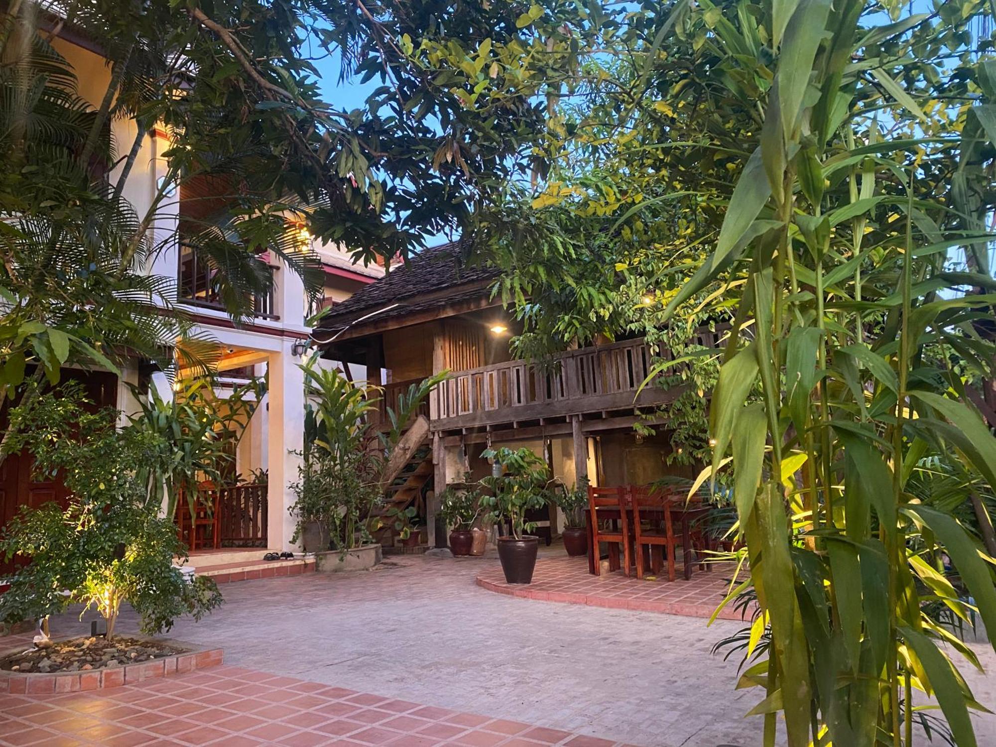 Golden Sun Boutique Hotel Luang Prabang Exterior photo