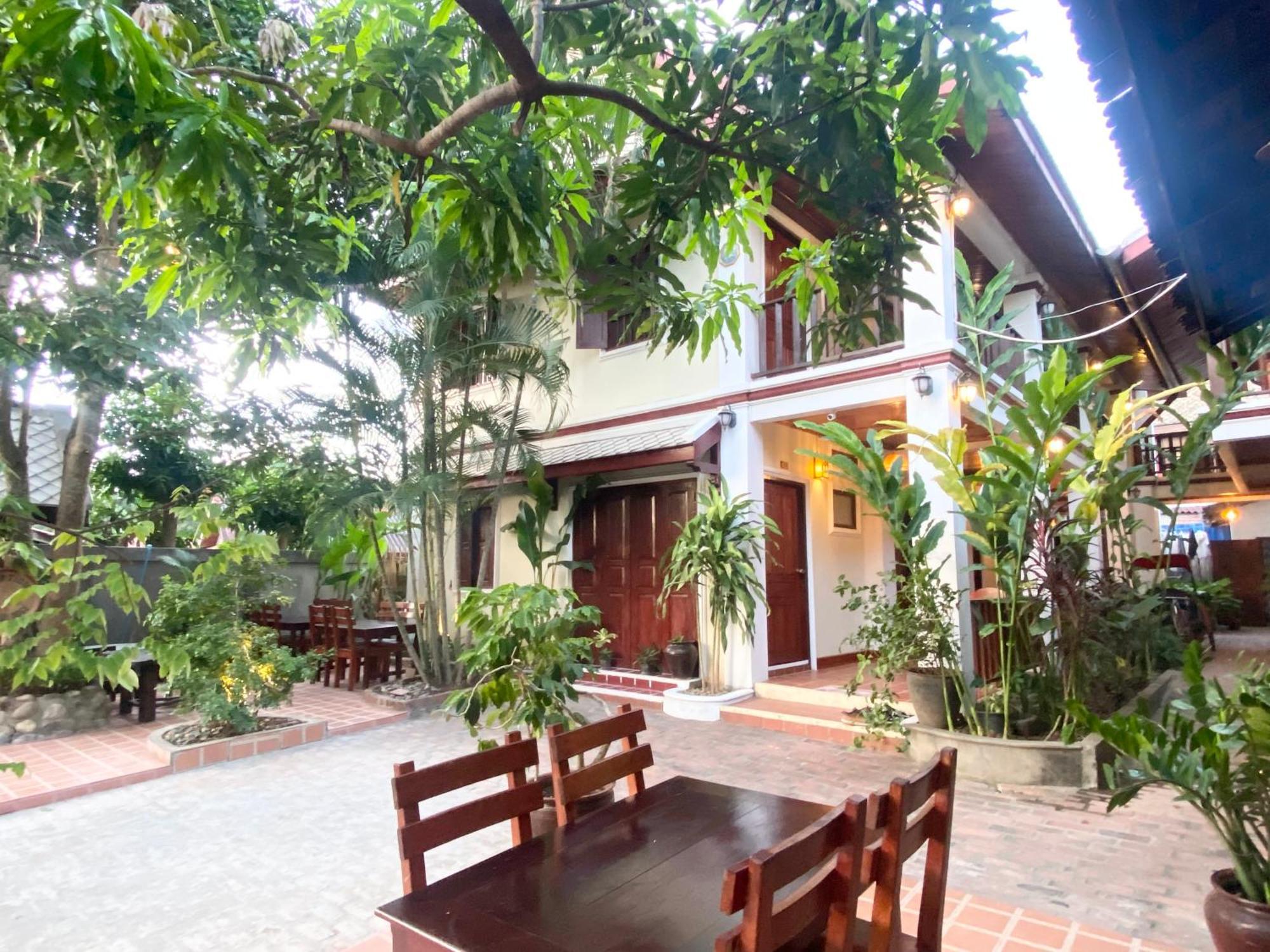Golden Sun Boutique Hotel Luang Prabang Exterior photo